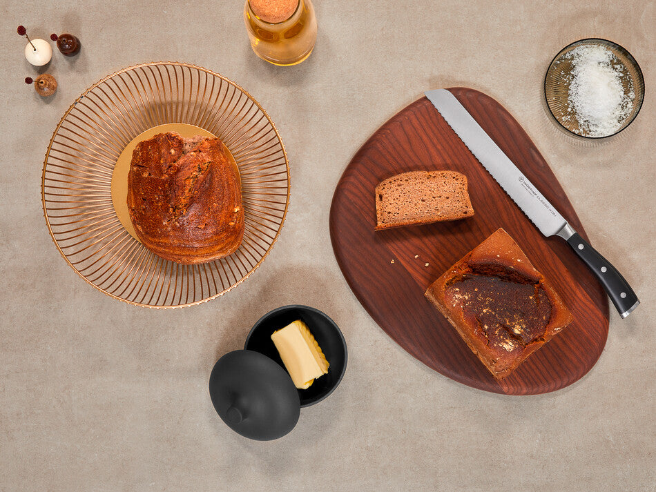 Classic Ikon 9" Precision Double-Serrated Bread Knife