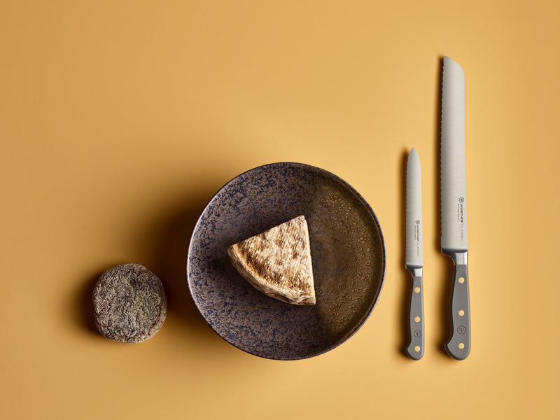 Classic 9" Precision Double-Serrated Bread Knife