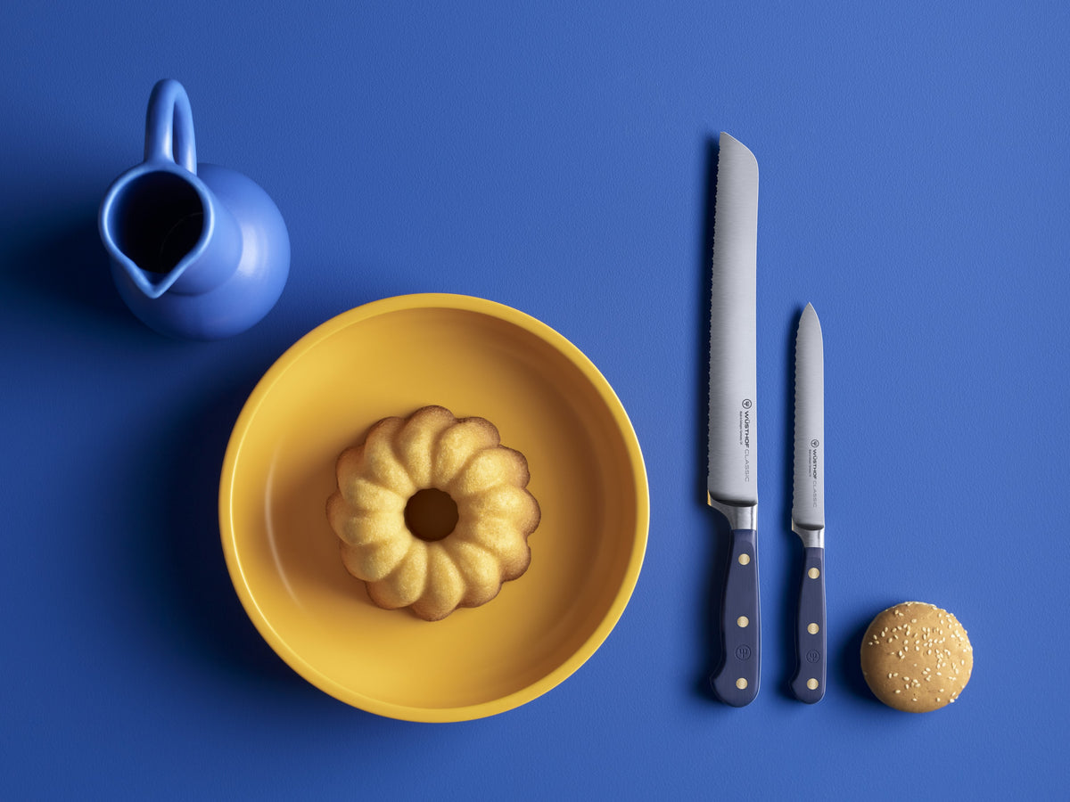 Classic 9" Precision Double-Serrated Bread Knife